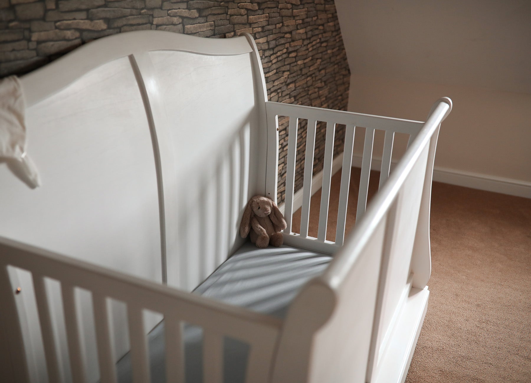 Scandinavian Sleigh Cot Bed in White. Free Delivery & Assembly!! Was £980 now £500 at Checkout!!